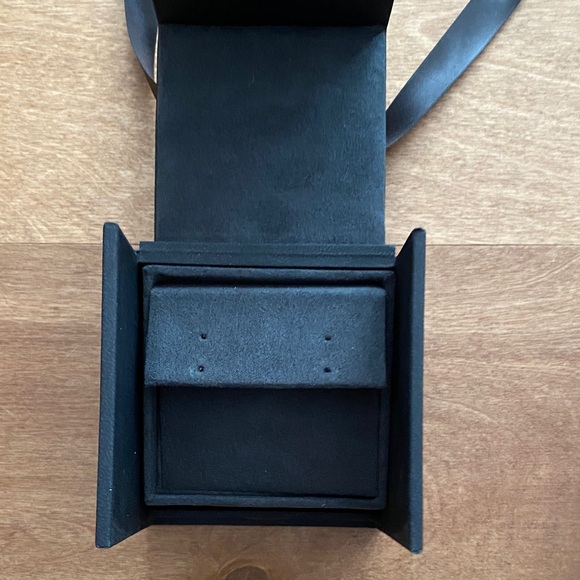David Yurman Two Black Jewelry Gift Boxes with Bag. 2 Ribbons, 1 Small Cloth Bag - Picture 6 of 10